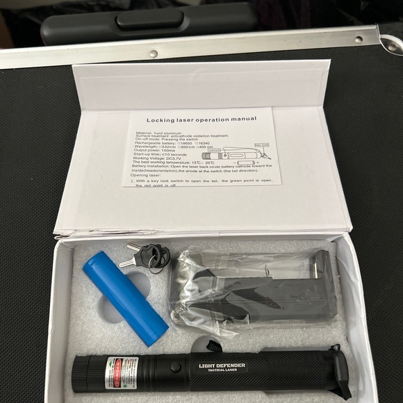 Green Laser Pointer - Picture 2 of 2